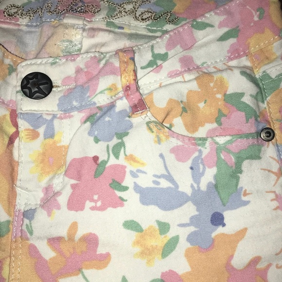 Floral pants Like New - Picture 3 of 5